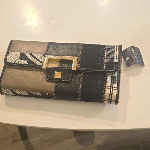 Liz claiborne new york Black and Tan Patchwork Wallet - Picture 1 of 6